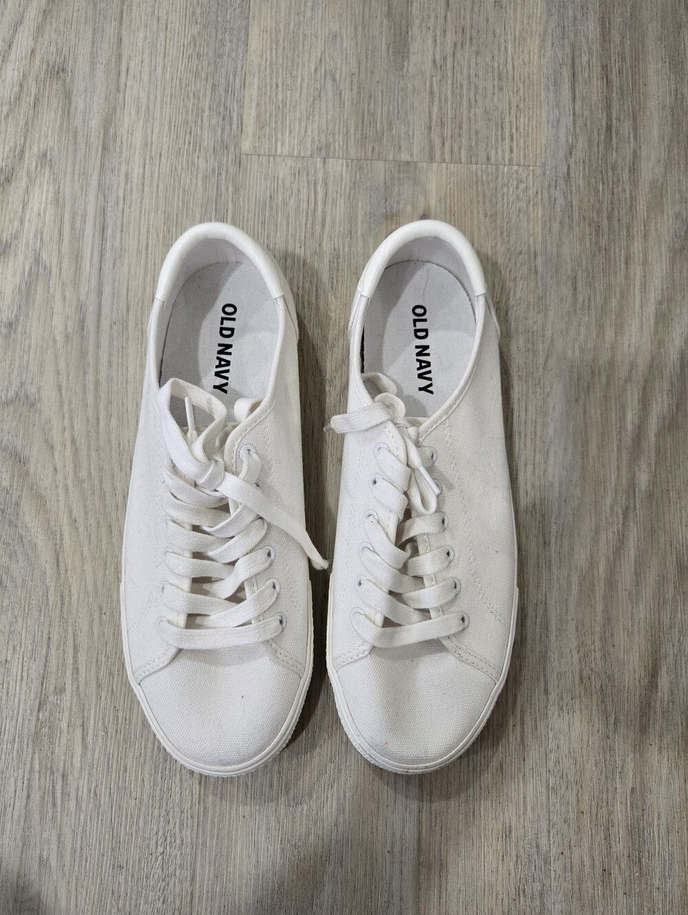 Old Navy Women's White Canvas Lace-Up Sneakers